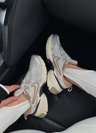 Nike v2k run premium 5