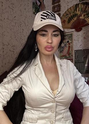 Белый летний пиджак