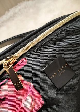 Велика об'ємна косметичка від ted baker. 7