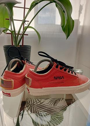 Vans x nasa old school (38)