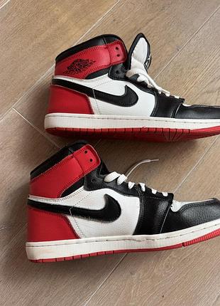 Nike air jordan 1 retro high у класичному забарвленні «black toe» 43