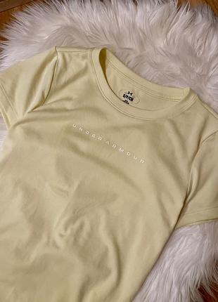 Футболочка under armour 3