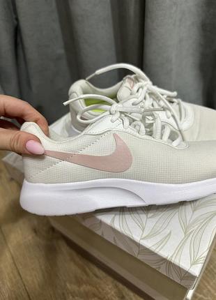 Nike білі кросівки • 36,5 2