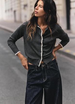Трикотажный жакет с контрастным кружевом