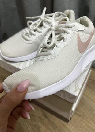 Nike білі кросівки • 36,5 5