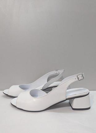 Кожаный босоножки и 42-43 р
