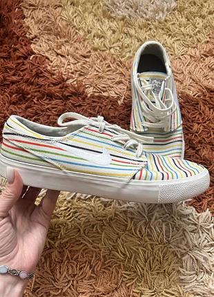 Оригінальні кеди nike
