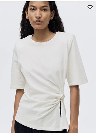 Футболка женская молочного цвета h&amp;m с драпировкой размер м