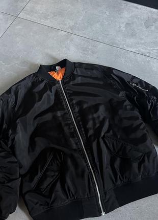 Бомбер осінній чорний h&m 4