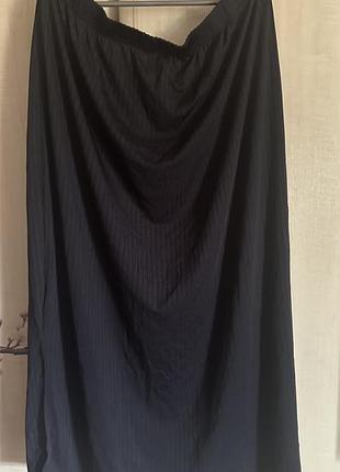 Черная длинная юбка в рубчик с разрезом (plus size / 4xl)