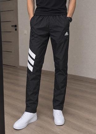 Adidas чоловічі штани з вітровочної тканини