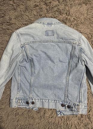 Джинсова куртка levis 2