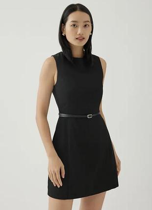 Чорна міні-сукня від бренду red valentino