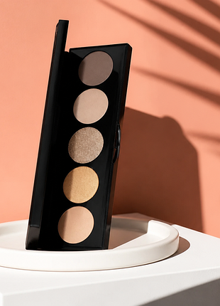 Палетка теней bobbi brown
smokey nudes eye shadow palette