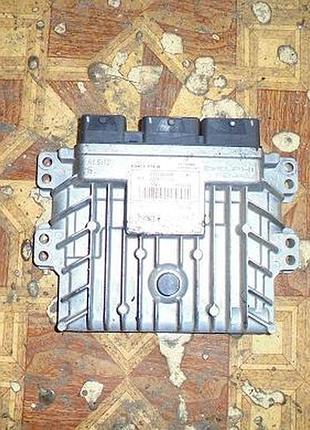 Блок управління двигуном ебу dacia 237100703r 65832099