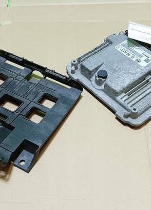 Блок управління двигуном ебу bosch 03l906018rs 5