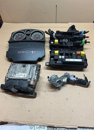 Блок управління двигуном ебу opel astra h 1.9 0281012122 55198054