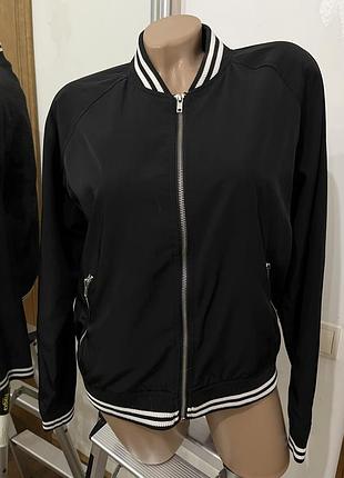 Черный бомбер куртка унисекс cotton on eur 40