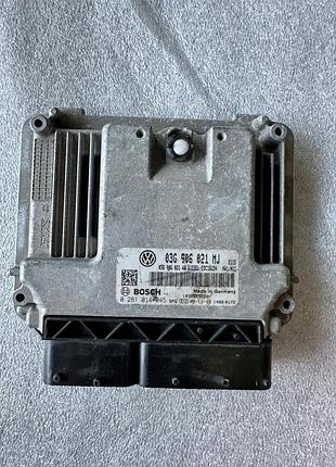 Блок управління двигуном ебу volkswagen audi 03g906021mj