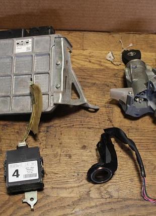 Блок управления двигателем эбу toyota 89661-05d30