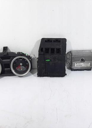 Блок управління двигуном ебу renault megane ii sedan 1.6 16v 04r 8200387138