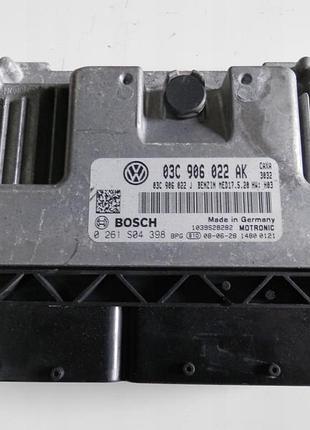 Блок управління двигуном ебу volkswagen 03c906022ak 0261s04398