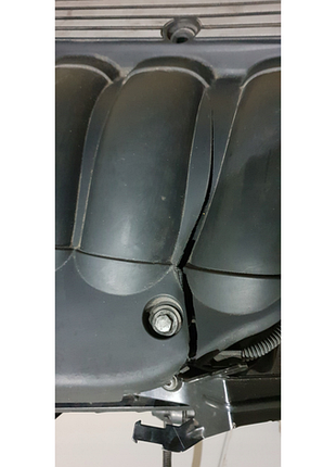 Впускний колектор bmw e90 2.0 2