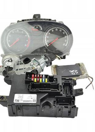 Блок управления двигателем эбу 55557932 z10xep opel corsa c d agila