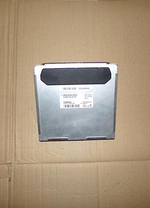 Блок управління двигуном ебу 0001533379 mercedes-benz w203 2.0 компресор a0001533379 5wk90393