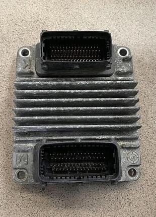 Блок управління двигуном ебу 1.7 dt opel combo 8973743620