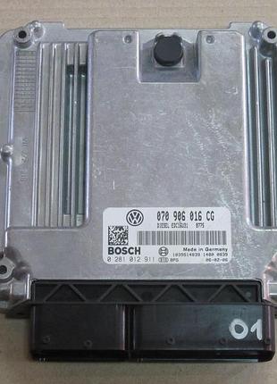 Блок управління двигуном ебу volkswagen 070906016cg 0281012911