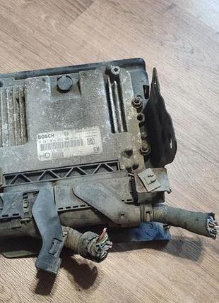 Блок управління двигуном ебу 0281014452 55566279 opel