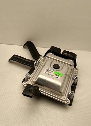 Блок управління двигуном ебу hyundi santa fe iv 95441-4g735