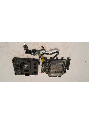 Блок управления двигателем эбу 9647568180 citroen c2 c3 1.4hdi
