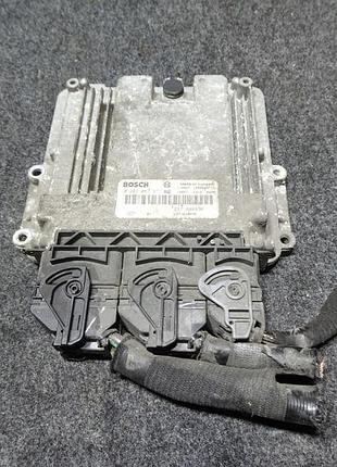 Блок управления двигателем эбу renault 237100899r