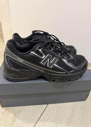 Кросівки new balance 740