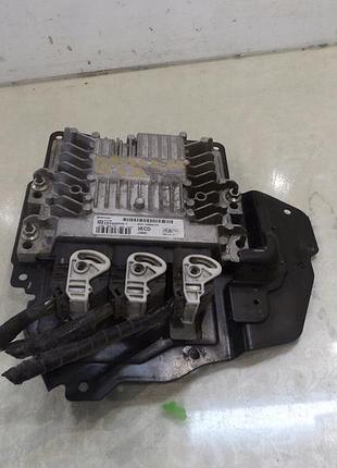 Блок управління двигуном ебу штатний mazda 8v21-12a650-cd