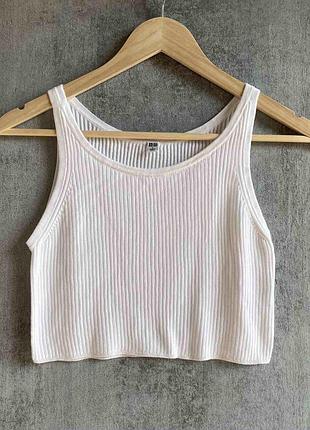 Топ вкорочена
 майка у рубчик
 uniqlo