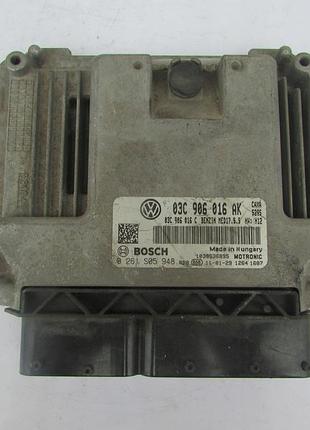 Блок управління двигуном ебу cax skoda 03c906016ak