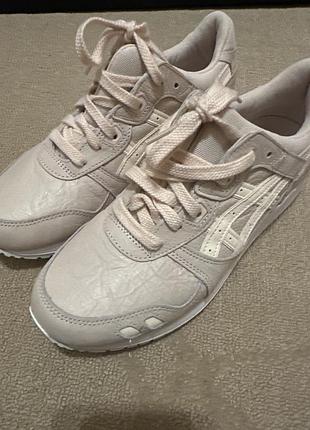 Кросівки жіночі asics рожеві, розмір 39.5