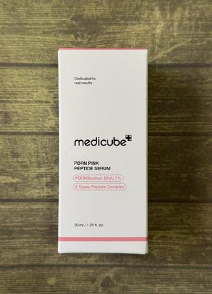 Антивікова сироватка для обличчя з пептидами та pdrn medicube pdrn pink peptide serum 30 мл