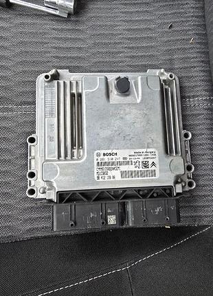 Блок управління двигуном ебу opel 9841215880 0261s102vt