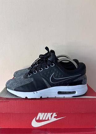 Кросівки  nike airmax zero essential