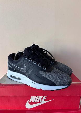 Кросівки  nike airmax zero essential 3