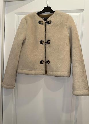 Куртка-дублянка zara, молочне штучне хутро, xs