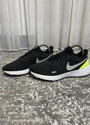 Кросівки nike revolution. розмір 41