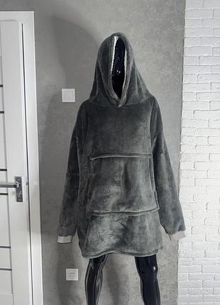 Плюшеве домашнє худі на білій волохатій підкладці brentfords ohs one size.