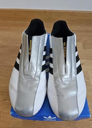 Вінтажні кросівки з колаборації adidas x porsche design.