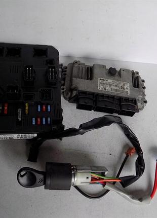 Блок управління двигуном ебу citroen xsara picasso 1.6 16v 9663518680 0261208908