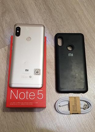 В идеале xiaomi redmi note 5 4/64gb 2